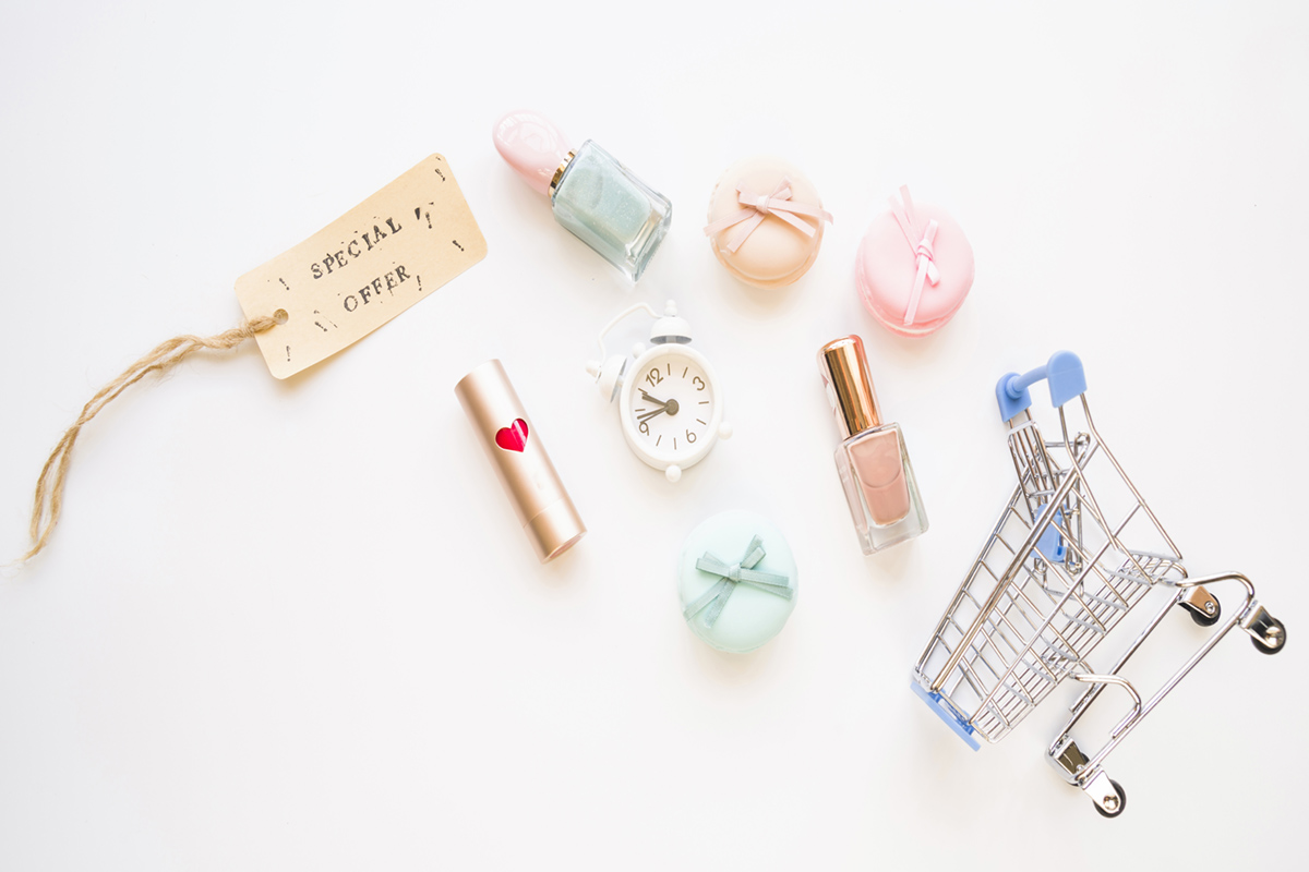 Shopping-trolley-with-little-snooze-macaroons-sale-tag-lipstick-nail-polish-1